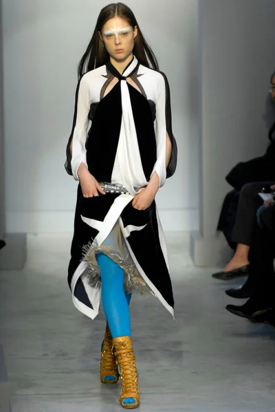 Look 28